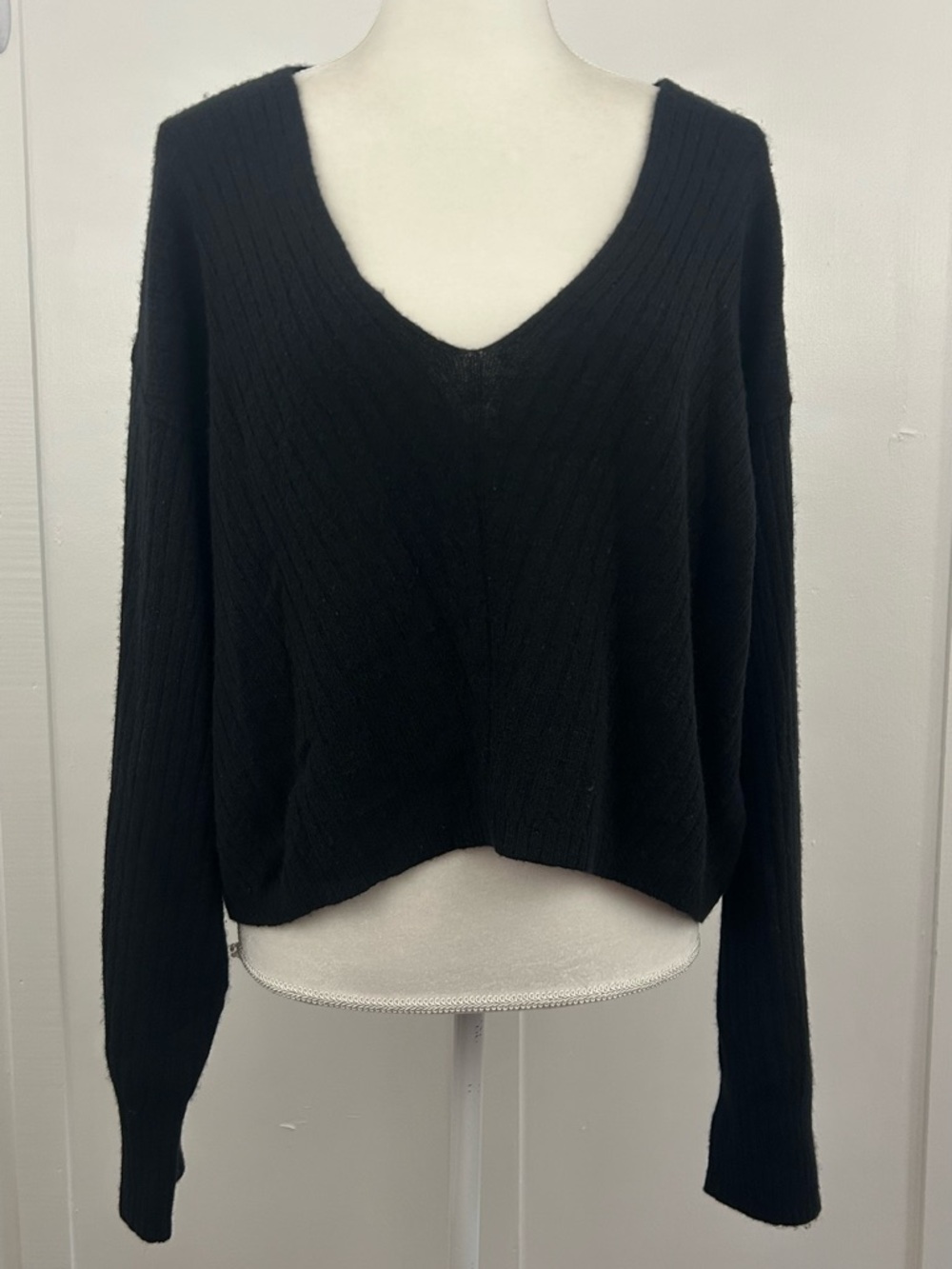 Free People womens black cashmere knit v-neck sweater size L